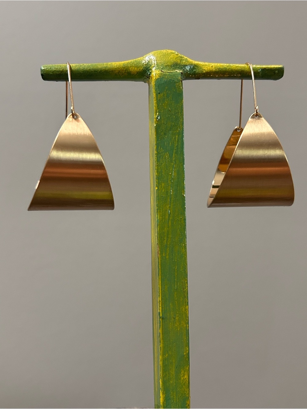 Wide C Drop Hoop Earrings Brass Gold Tone Chunky NWOT - Picture 3 of 6